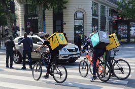 Coup d’arrêt aux demandes de requalification des livreurs de vélo travaillant pour une plateforme de réservation en ligne