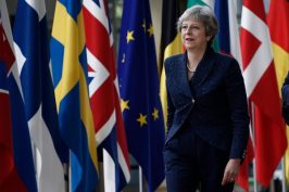 Brexit : à deux mois du départ prévu, quelle sortie de l’UE pour le Royaume-Uni ?