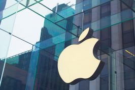 Bruxelles ouvre quatre enquêtes contre Apple